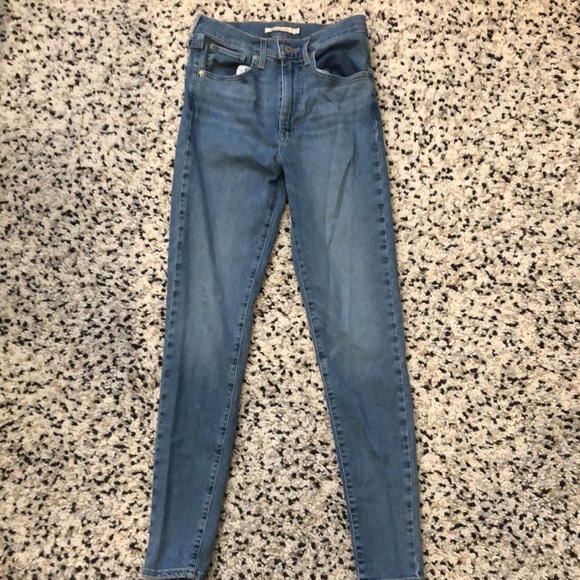 Levi’s High Rise Jeans - like new!! - Picture 2 of 6